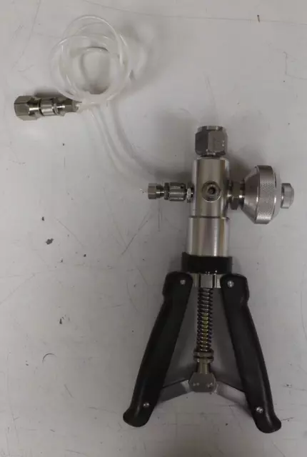 Pneumatic Pressure Calibration Hand Pump - PJ21