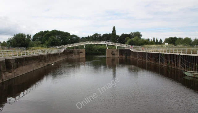Photo 6x4 Diglis Dock Worcester The river Severn flows past the opening a c2010