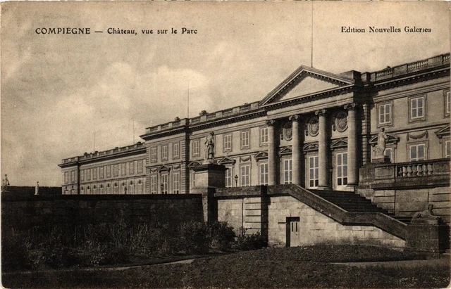 CPA COMPIEGNE - Chateau vue sur le Parc (291952)