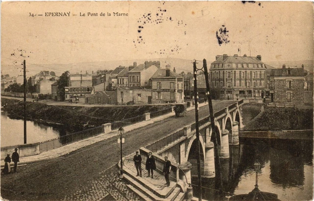 CPA ÉPERNAY - Le Pont de la Marne (742458)