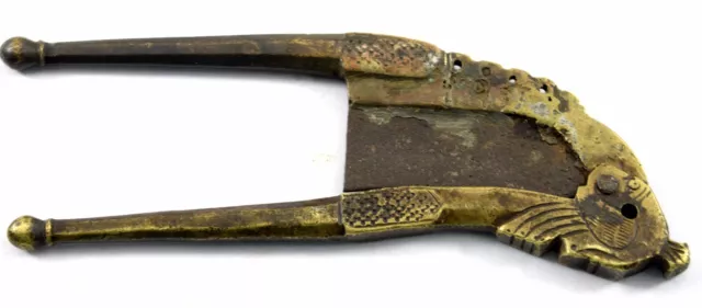 Rare antique beautiful brass betel nut cutter hand crafted home décor. i12-68