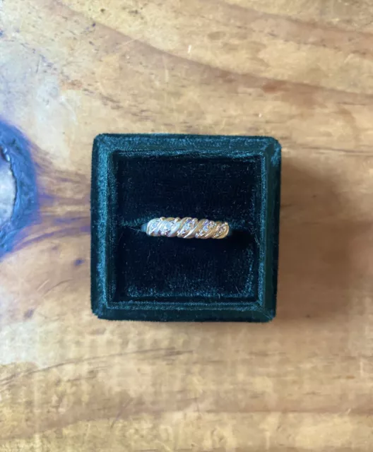 Genuine Diamond Ring in 9K yellow Gold