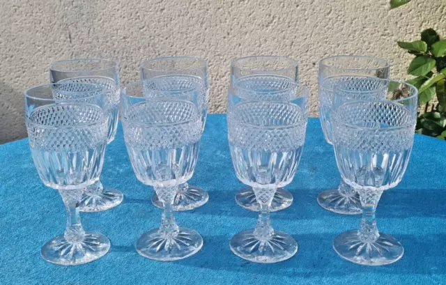 8 Jolies verres à vin anciens en cristal / Pointes de diamants