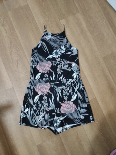 Boohoo Rose Dark Floral Playsuit Size 12, Pit To Pit 13, Length 28 Inch Bnwt