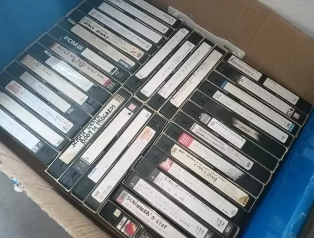 Lotto di 26 videocassette VHS usate registrate - vari film e cartoni (1990-2010) 3