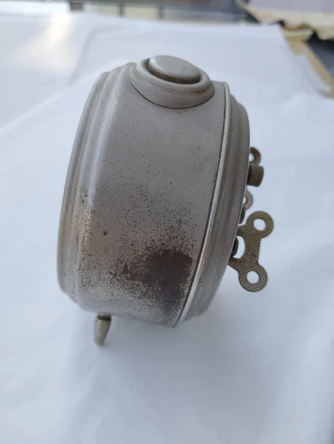 Sveglia marca Diehl anni 50 a carica manuale, perfettamente funzionante.
