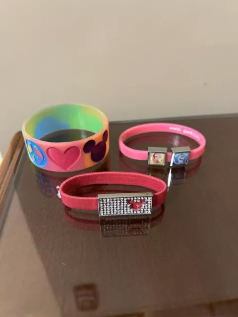 Disney Lot Of 3 Bracelets Peace Heart Mickey Rubber Frozen Roxo & Pink Bracelet