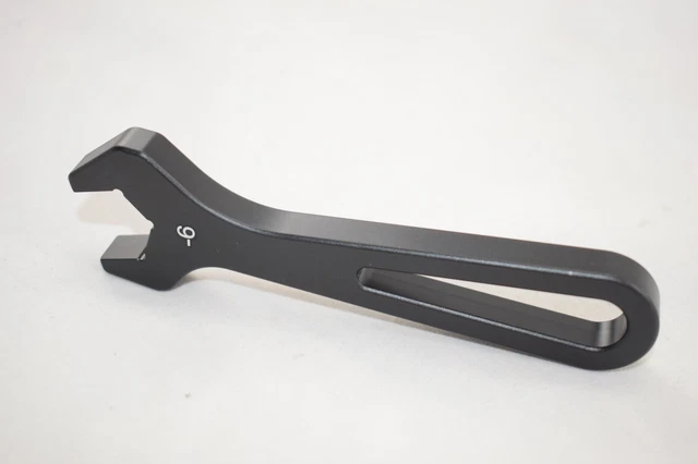 Clé en alu pour raccord AN / Dash 6 noir anodisé  VENDEUR FRANCAIS