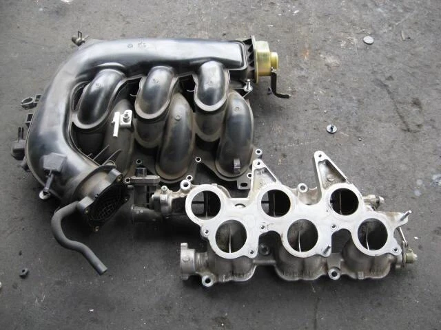 TOYOTA Crown 2005 DBA-GRS180 Manicolletto ingresso 1712031010 [usato] [PA27577060]