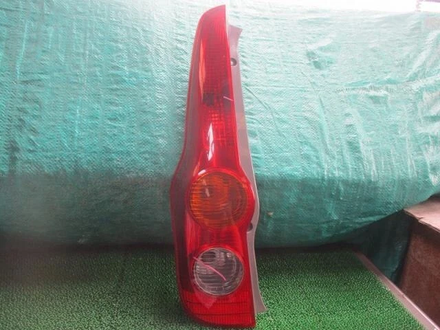 DAIHATSU Mira 2007 DBA-L275S Fanale posteriore sinistro 81560B2200 [usato] [PA89033978]
