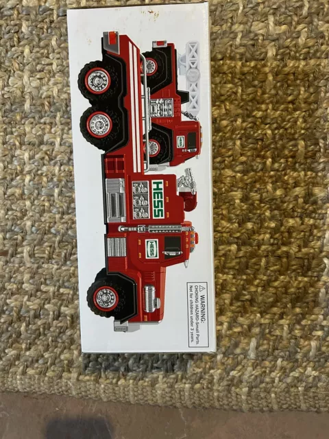 2015 Hess Fire Truck And Ladder Rescue / New In Box / Collectible