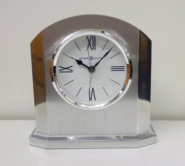 645-753 Lincoln- A Chrome Finition Howard Miller Table / Horloge Mantel W/Alarme 2
