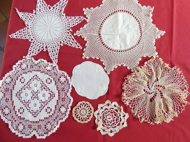 NAPPERON ANCIEN BRODÉ MAIN OU CROCHET