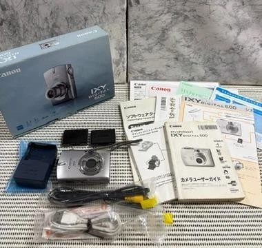 CANON IXY DIGITAL 600 PC1114 Silver Digital Camera 6MP
