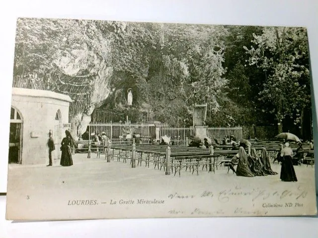 Lourdes. La Grotte Miraculeuse. Frankreich. Alte Ansichtskarte / Postkarte s/w.