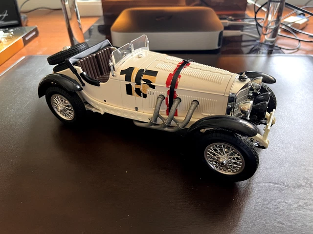 NEW Burago Mercedes SSKL Mille Miglia 7002 1:18 Car Die Cast Model Kit