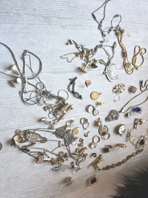 Gros Lot De Bijoux Vintage Et Récents - Perles Et Laiton - À Porter, Détourner Ou Restaurer