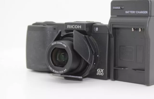 RICOH Ricoh GX200 compact digital camera battery * charger attaching From Japan
