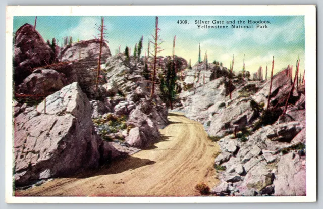 Wyoming - Silver Gate & the Hoodoos Yellowstone National Park - Vintage Postcard