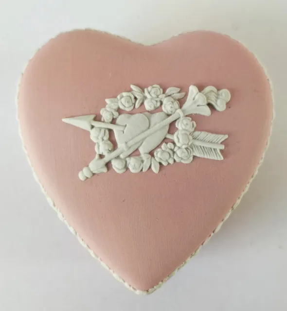 Wedgwood rosa Jasperware Schmuckschachtel zur Feier des Herzens 1997