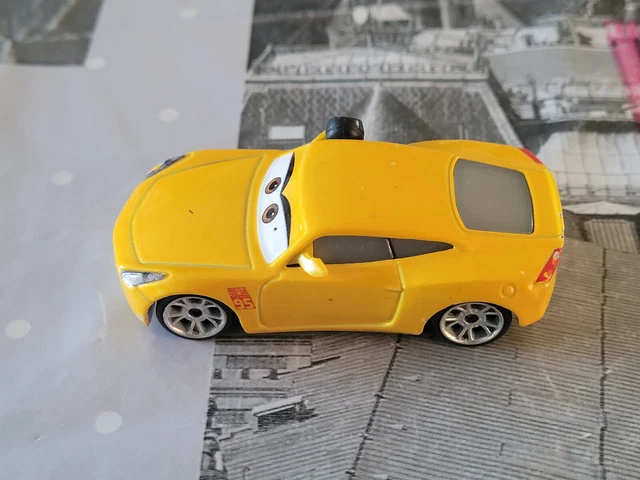 Voiture Mattel Disney Pixar Cars 1 2 3 Entraineur Cruz Ramirez N°95