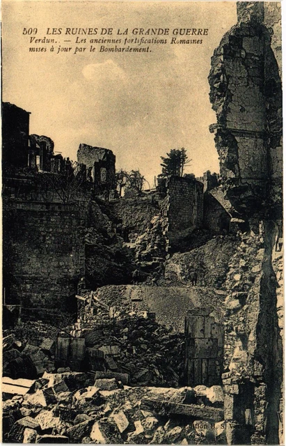 CPA MILITAIRE Les Ruines de la Grande Guerre, Verdun (315572)