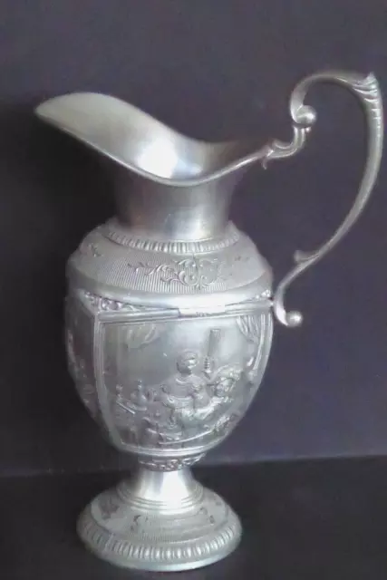 S9 -- WMF Zinn Kanne, Krug, Amphore Rembrandt Relief Bilder 23 cm