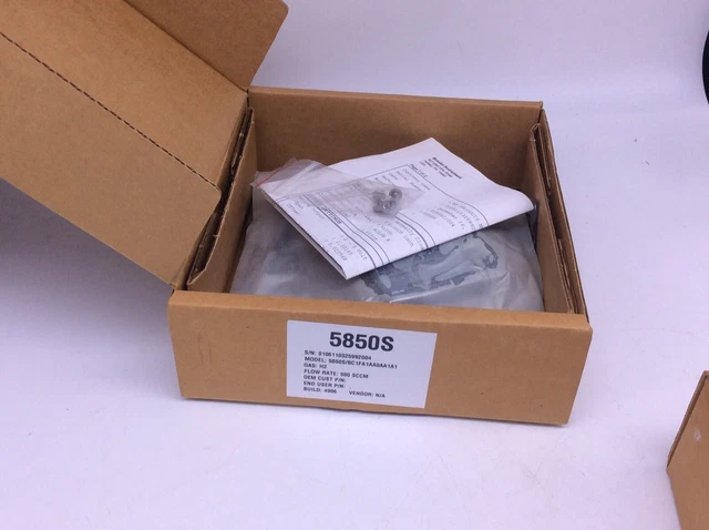 Brooks 5850S/Bc1Fa1Aa0Aa1A1 Mass Flow Controller 500 Sccm New