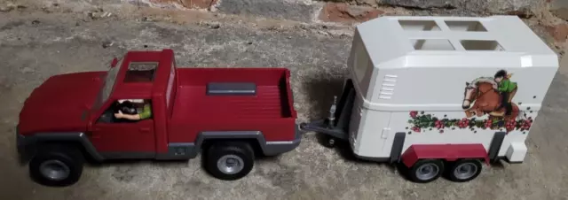 Schleich 42346 Geländewagen Pickup mit Pferdeanhänger und Fahrer