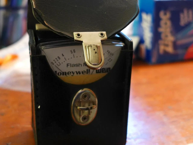 Hasselblad Clearance  Honeywell Flash meter &case need service #58