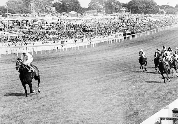 Horse Race Willie Carson Wins The Epsom Derby 1979 Old Photo