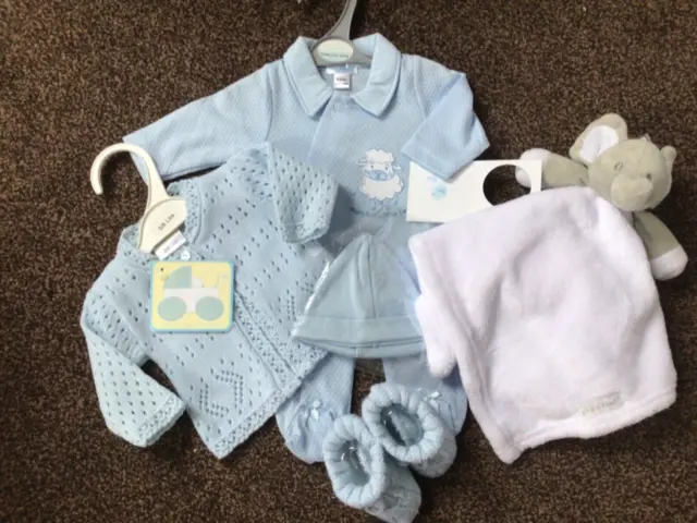 baby clothes bundle Tiny Baby /newborn 5 To 8lbs Boys With Comforter Bnwt