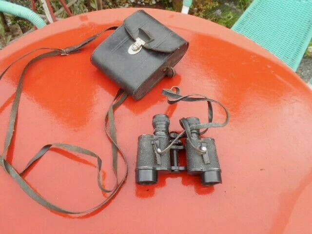 Paire de Jumelles Benoist  Berthiot  avec son Etui