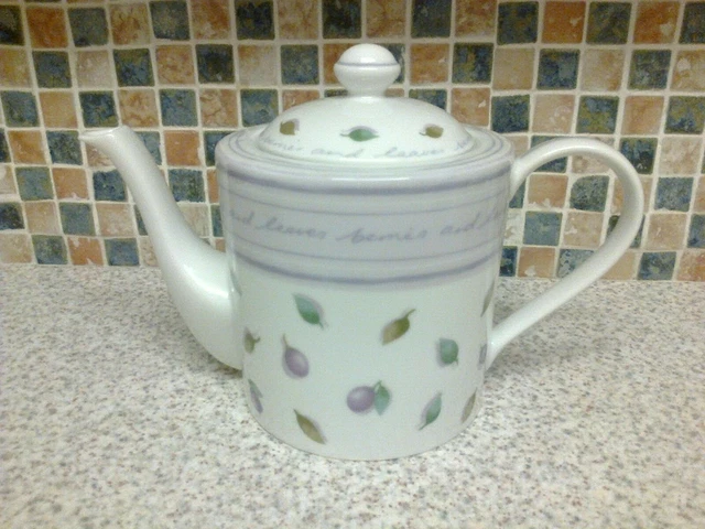 Marks & Spencer M&S Berries & Leaves Design Teapot