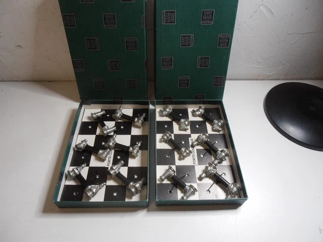 12 PORTE COUTEAUX des  étains du Manoir  décor jeux d échecs EUR 15