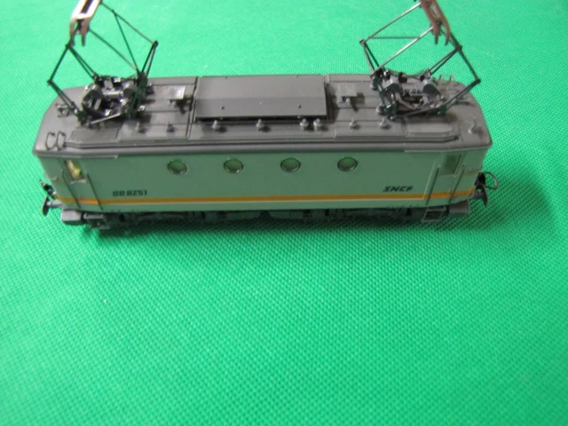 Locomotive électrique Roco 63652 BB 8185 - Digitalisée, échelle HO, Couleur Verte, Occasion