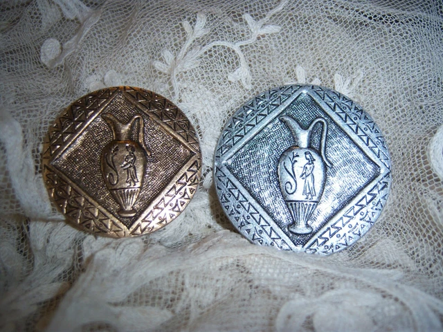B235 BOUTON ANCIEN metal ART DECO AMPHORE lot de 2 pieces 4.2 et 3.5
