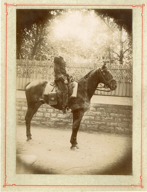 TIRAGE CITRATE CIRCA 1890. Portrait d'un homme en costume breton