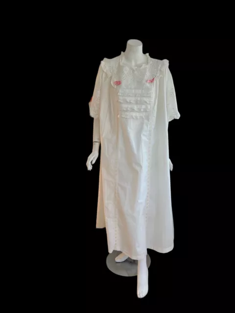 Antique Clothing- Circa 19Thc Ladies Broderie Anglais Nightgown W/Ribbons