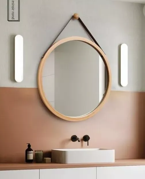 Décor mural et miroirs de salle de bain