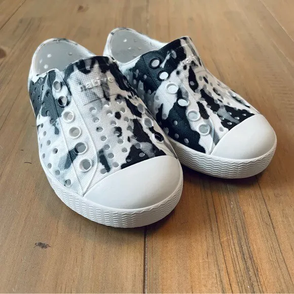 Native Shoes Baby Size 5 Black White Marbled Jefferson Slip-Ons Waterproof