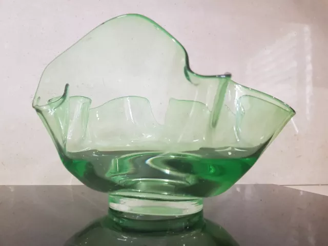 Beautiful Green Handkerchief Glass/Murano Bowl