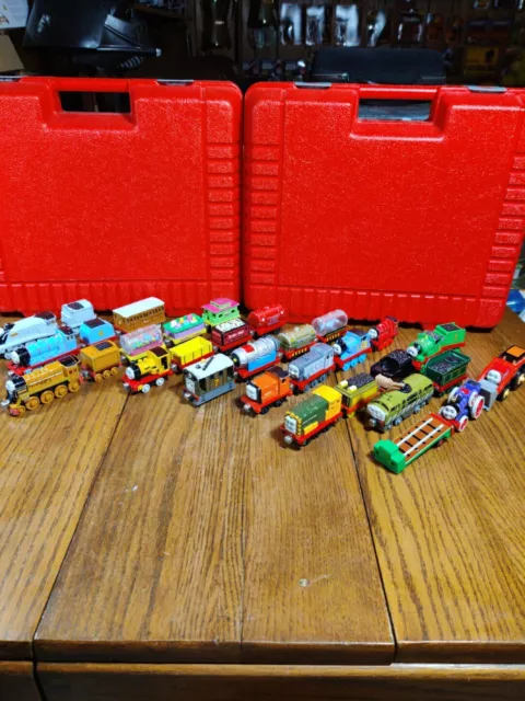 Thomas The Train Magnetic Lot Of 32  Die Cast Trains & Cars 2002-2014 - Easter
