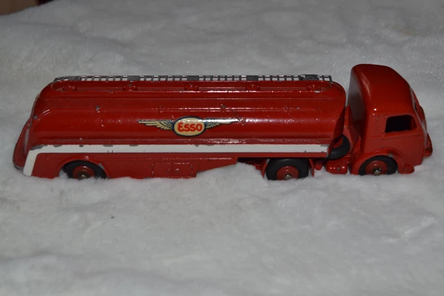 ANCIEN CAMION CITERNE Titan Esso Tracteur Panhard Dinky Toys 32C EUR 29