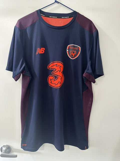 NEW BALANCE IRELAND Home 2018 Football Training Shirt Size XL Small Fray On Back EUR 11 98 PicClick FR