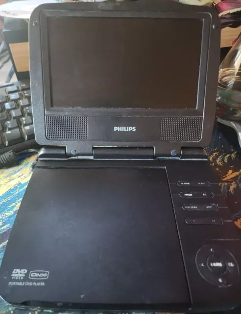 Phillips Portable DVD Player 7" display with power supply PET721D/79