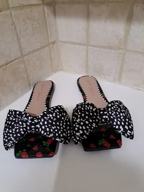Betsey Johnson Black Floral Polka Dot Puff Bow Flat Sandals Women size 8