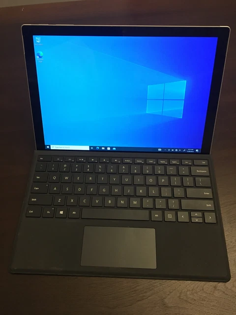 Microsoft Surface Pro 5 1796 Core i5 7th Gen.  256GB SSD 8GB RAM with Keyboard