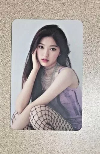 LOONA choerry official photocard solo