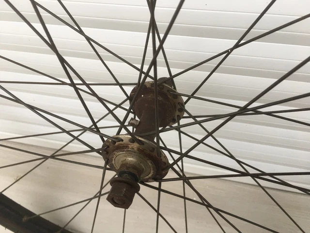 Paire de Roues -chapeau de gendarme - vélo -peugeot -ancien -1900-Collection